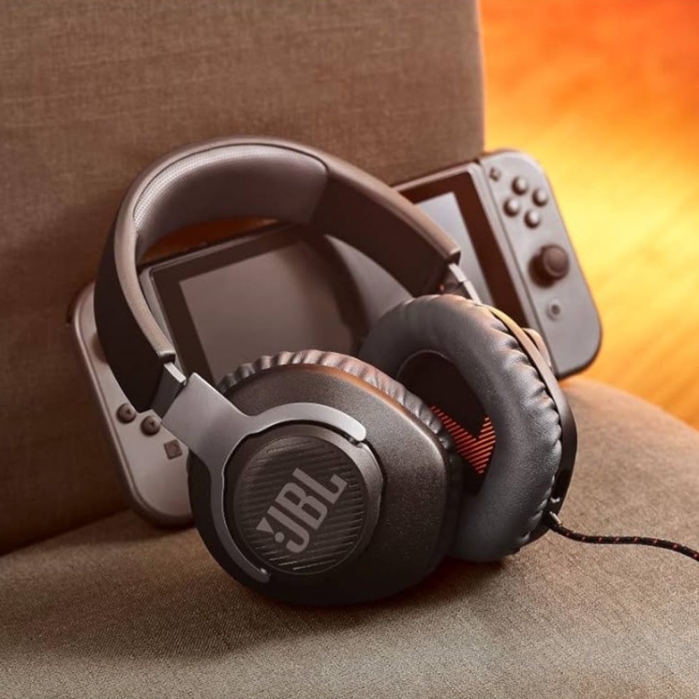 NIB JBL Quantum 100 - Black Over-Ear Wired Gaming Headphones - Black. Large